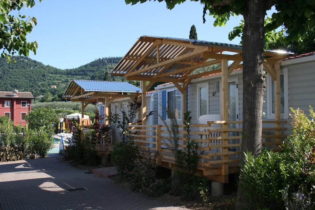 Camping Serenella Бардолино Экстерьер фото