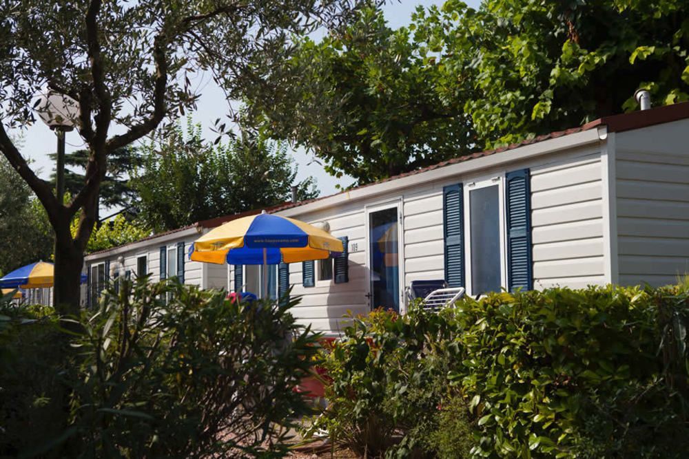 Camping Serenella Бардолино Экстерьер фото