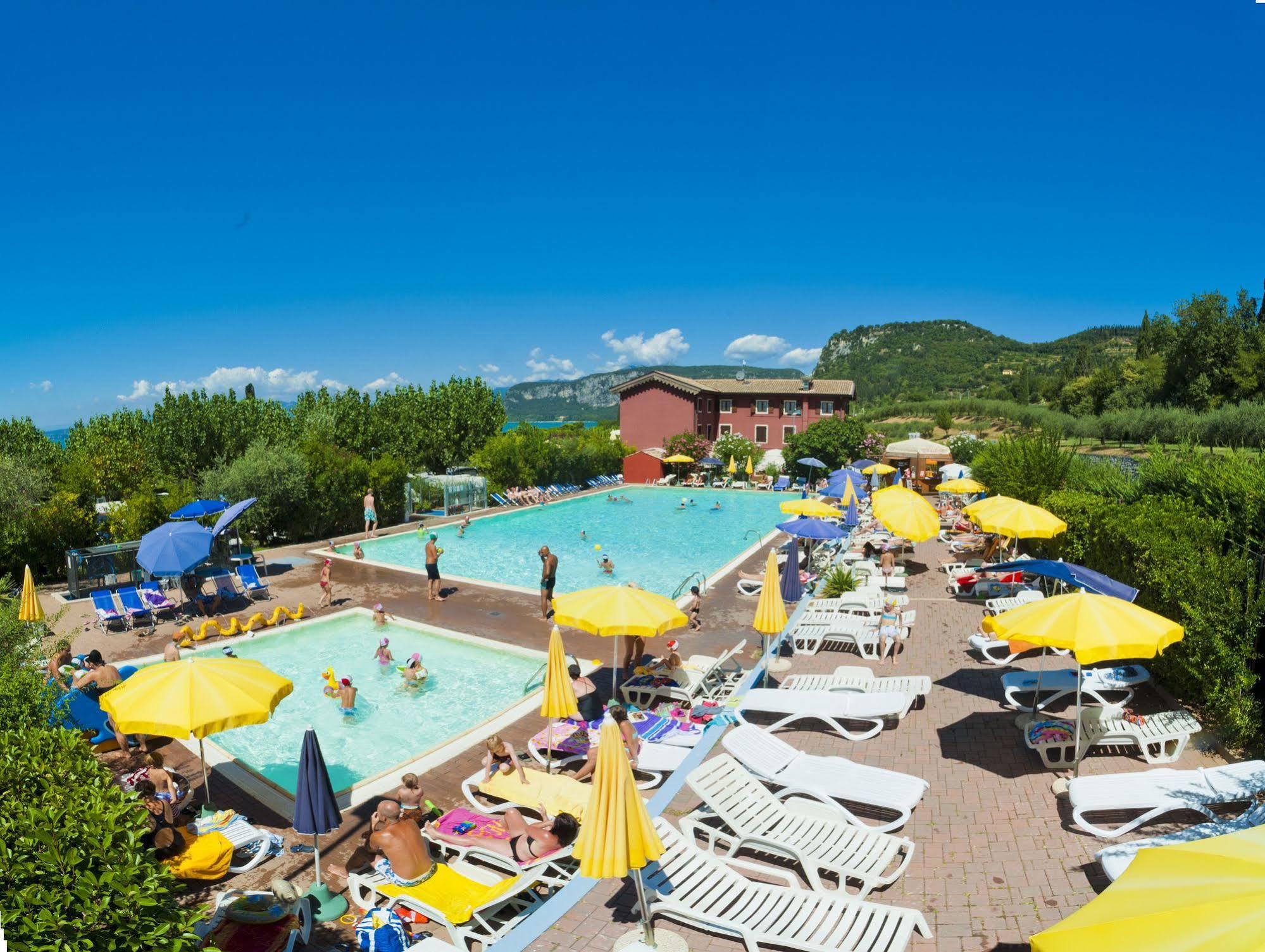 Camping Serenella Бардолино Экстерьер фото